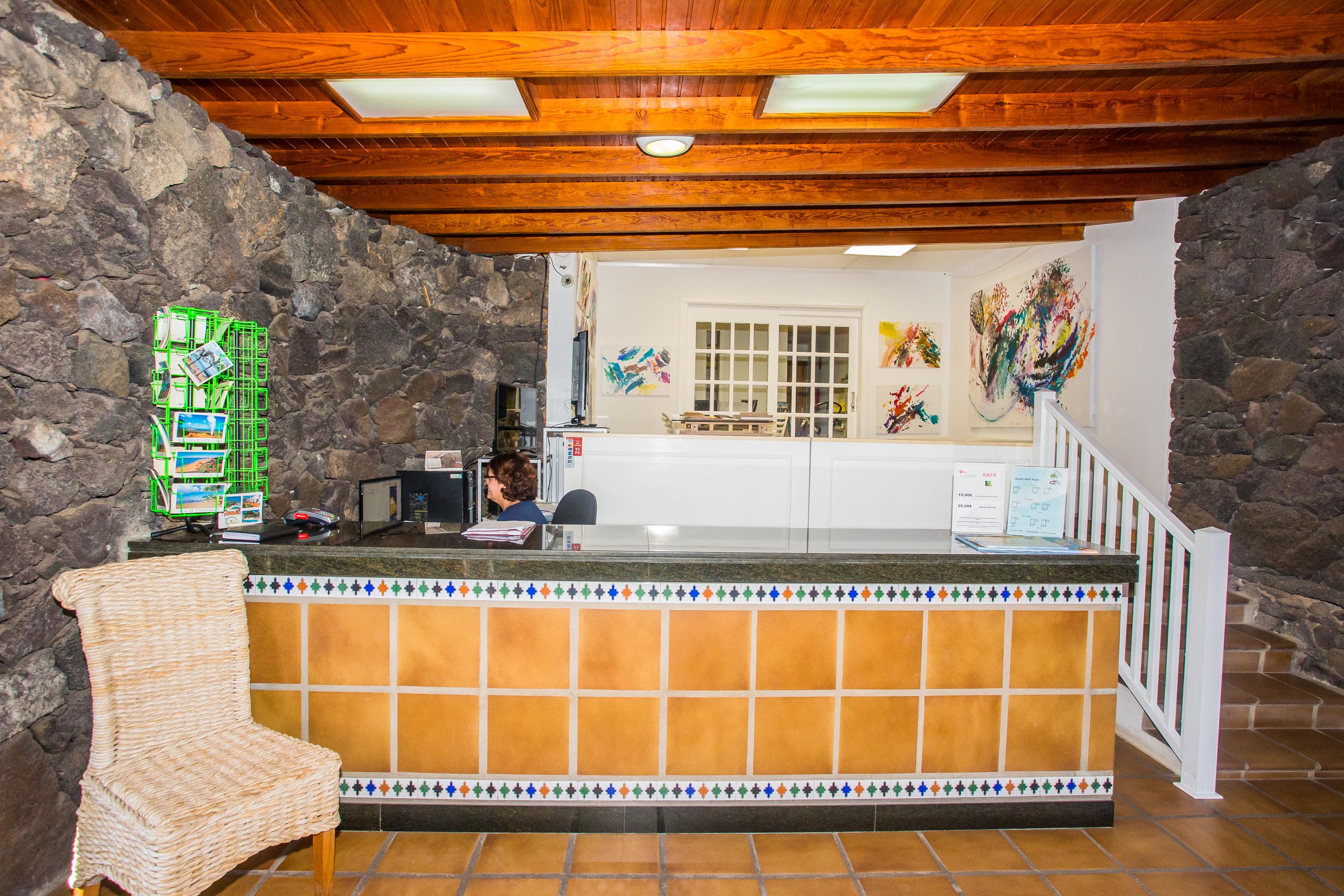 Tulipanes Aparthotel 2*