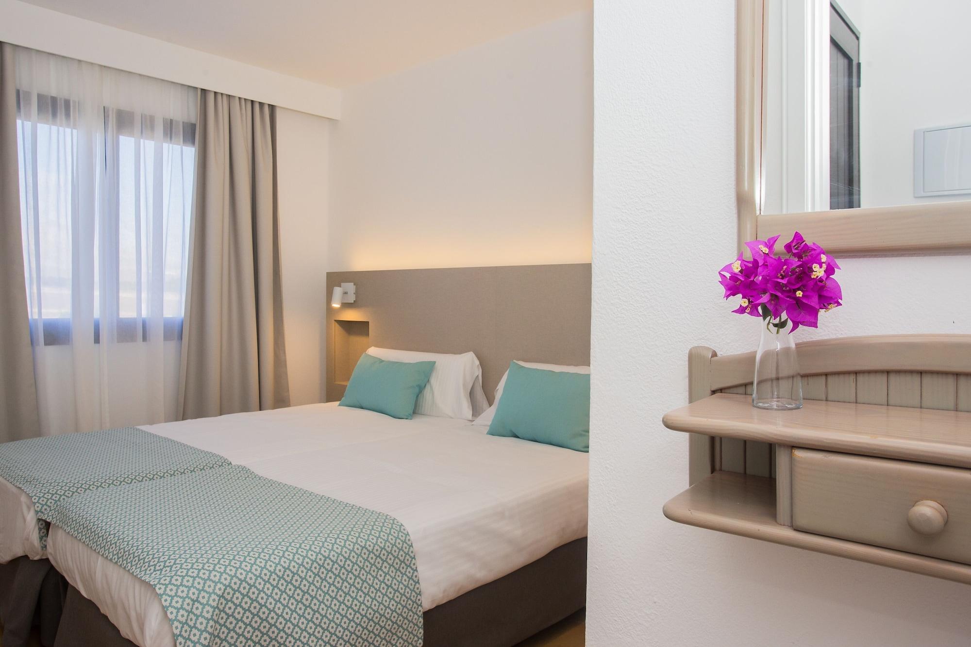Aparthotel Tulipanes 2*