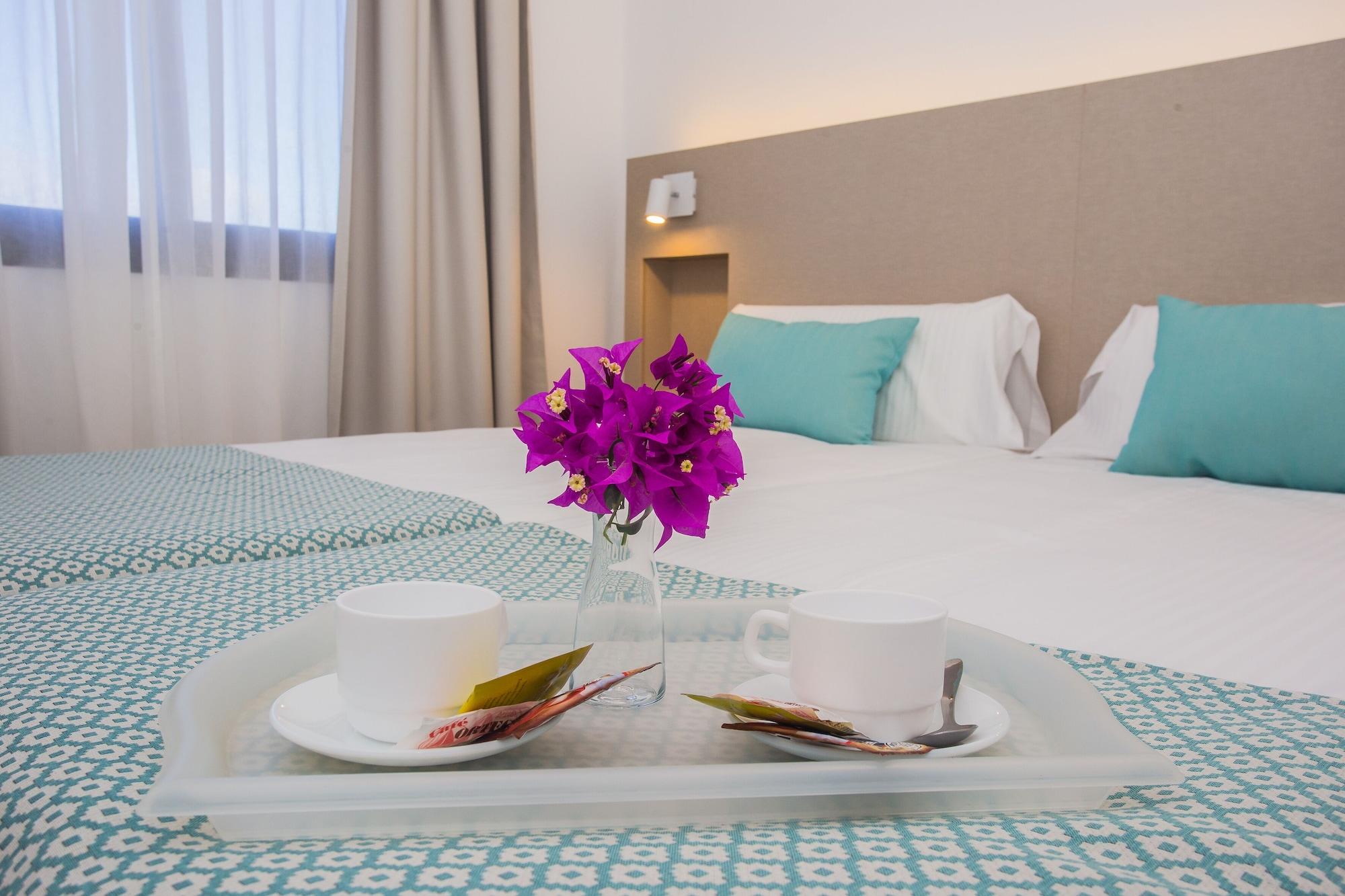 Tulipanes Apartahotel 2*